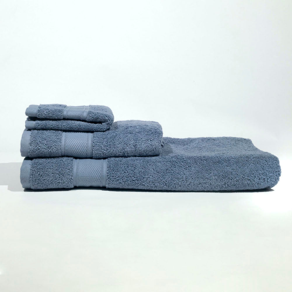 Everyday Essentials Perform Bath Towel, Denim Blue - 1 ea | Valumart